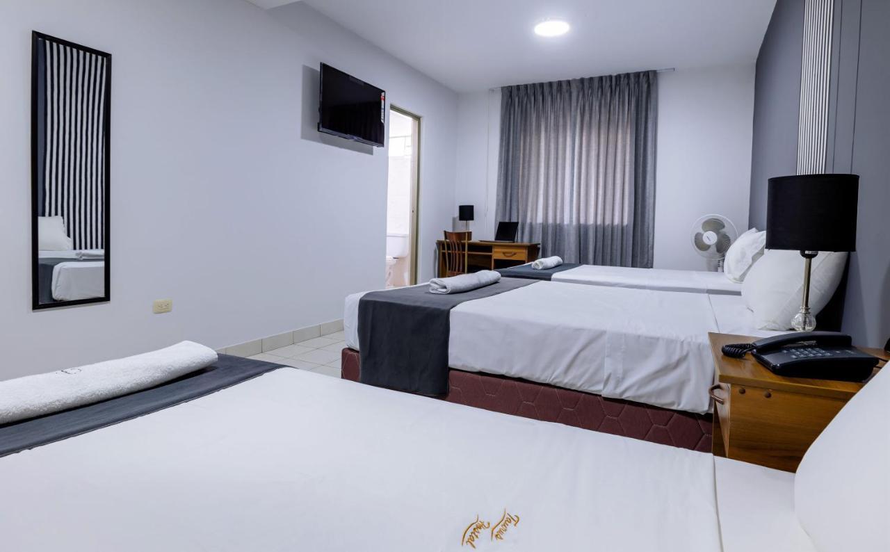 Hotel Taurus ピウラ エクステリア 写真